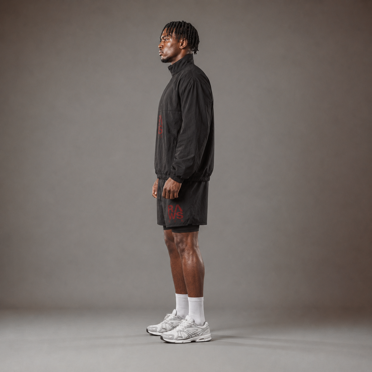 Chaqueta cortavientos de running Shell para hombre de RAWS - Negro / Rojo | Ligera, cortavientos y de alto rendimiento